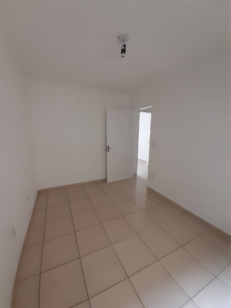 Apartamento para alugar com 2 quartos, 75m² - Foto 10