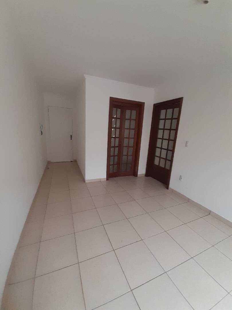 Apartamento para alugar com 2 quartos, 75m² - Foto 4