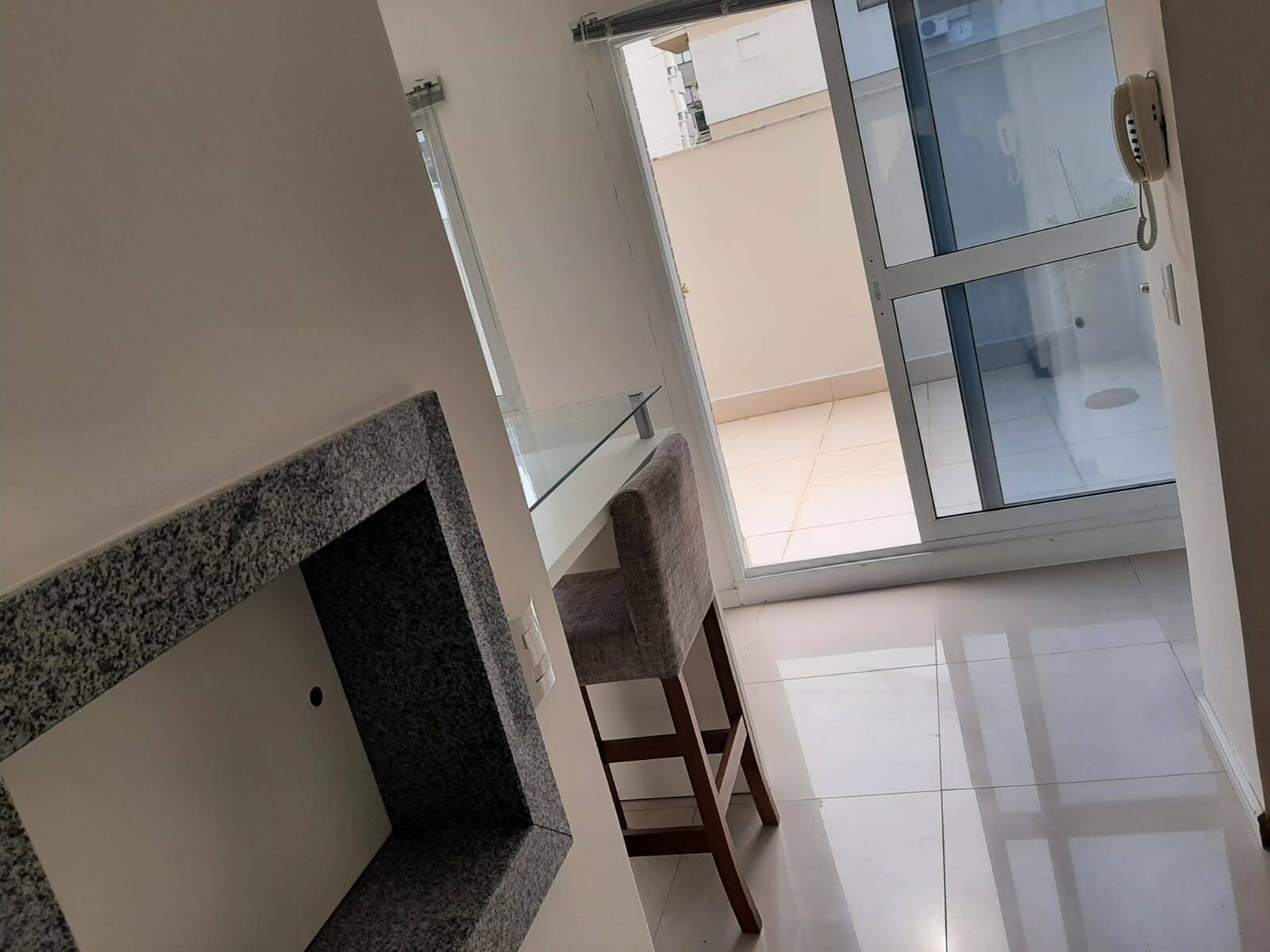 Apartamento à venda com 2 quartos, 90m² - Foto 2