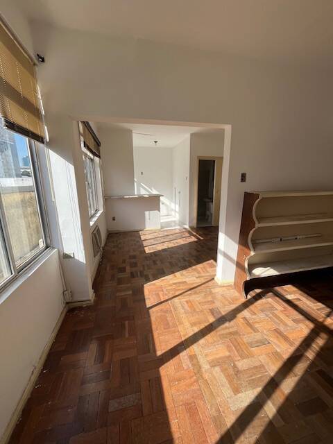 Apartamento à venda com 1 quarto, 42m² - Foto 8